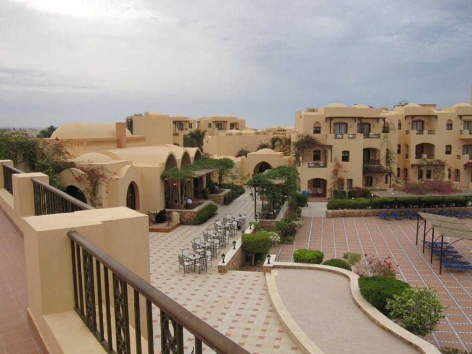 Hotelanlage Blick von Dachterrasse Steigenberger Coraya Beach - Adults only