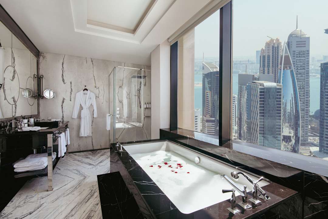 Zimmer Waldorf Astoria Doha West Bay