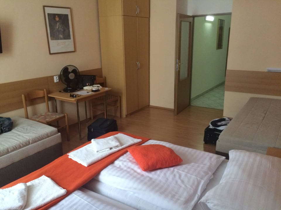 Zimmer Hotel GOLDEN CITY garni