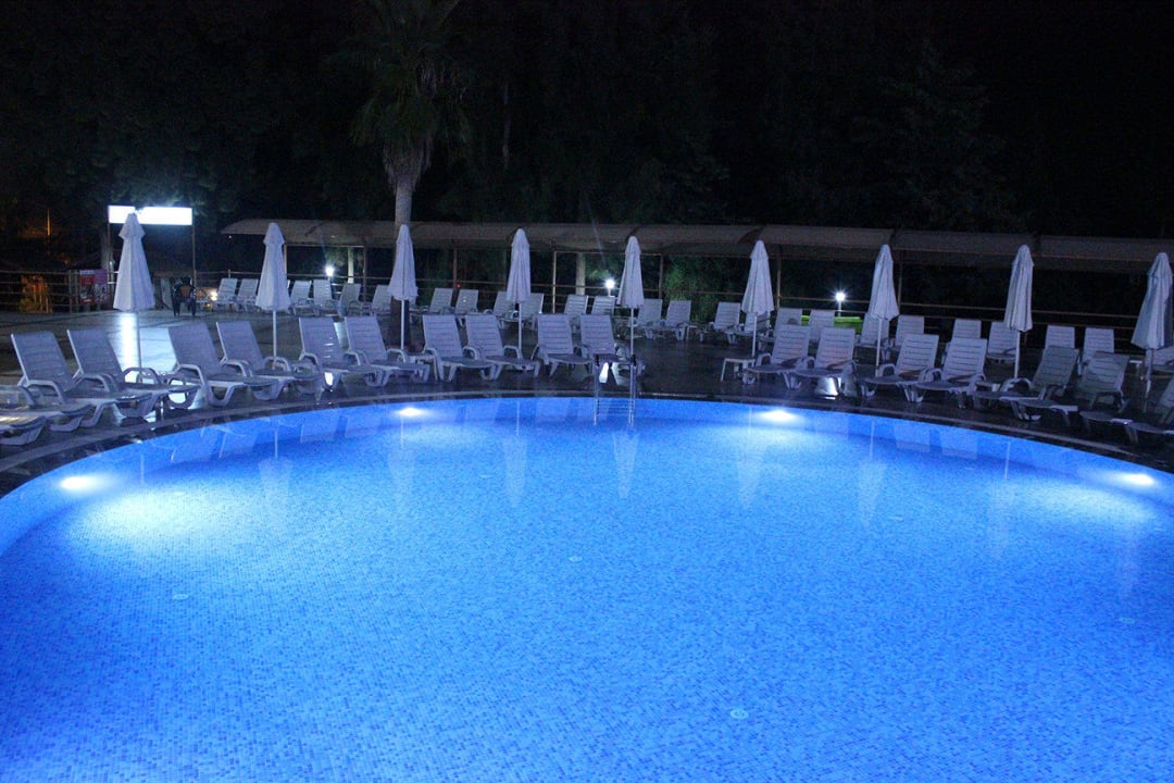 Relaxpool am Abend 2 Club Sidelya Hotel