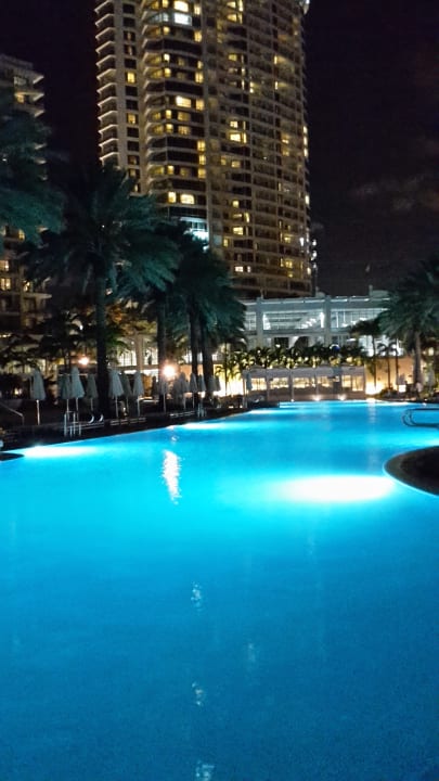 Pool Hotel Fontainebleau Miami Beach