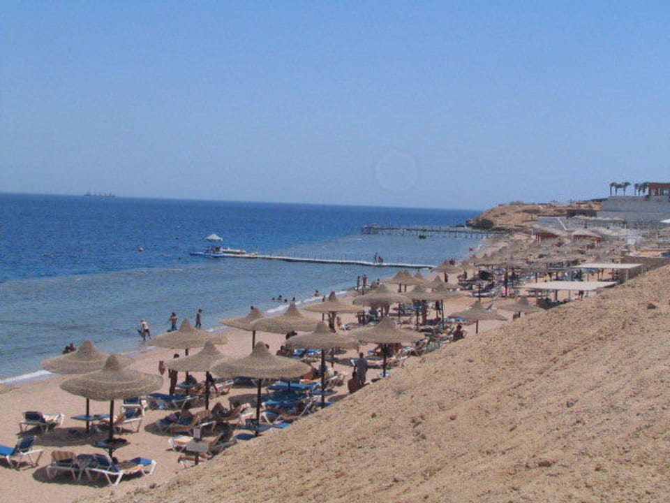 Widok na plażę z klifu Sultan Gardens Resort