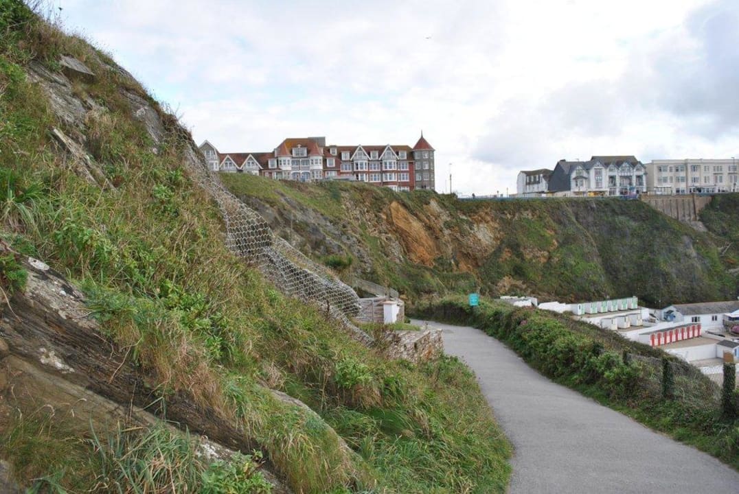 Blick auf Spazierweg zum Strand Hotel Bristol