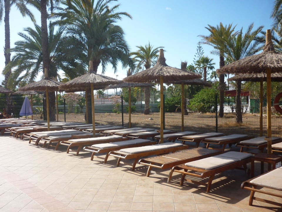 Pool HL Miraflor Suites Hotel