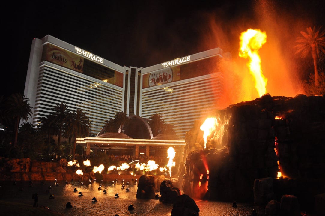 Der berühmte Vulkanausbruch vor dem Hotel The Mirage