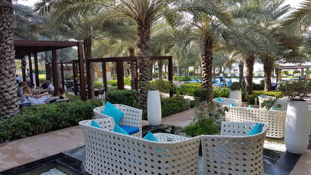 "Sitzmöglichkeiten im Garten" Rixos The Palm Hotel