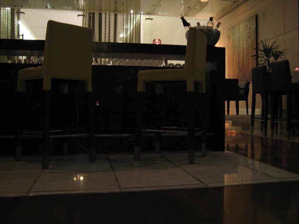Hyatt Regency, The Bar Hyatt Regency Dubai
