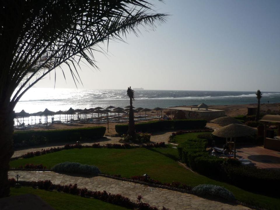 Blick zum Strand Charmillion Sea Life Resort