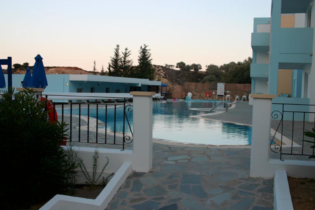 Oberer Pool alltoura Club Hotel Porto Angeli Beach Resort