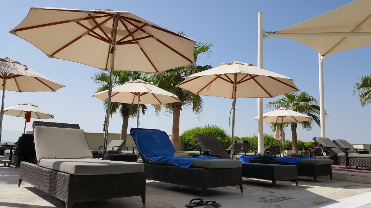 Pool Crowne Plaza Hotel Yas Island