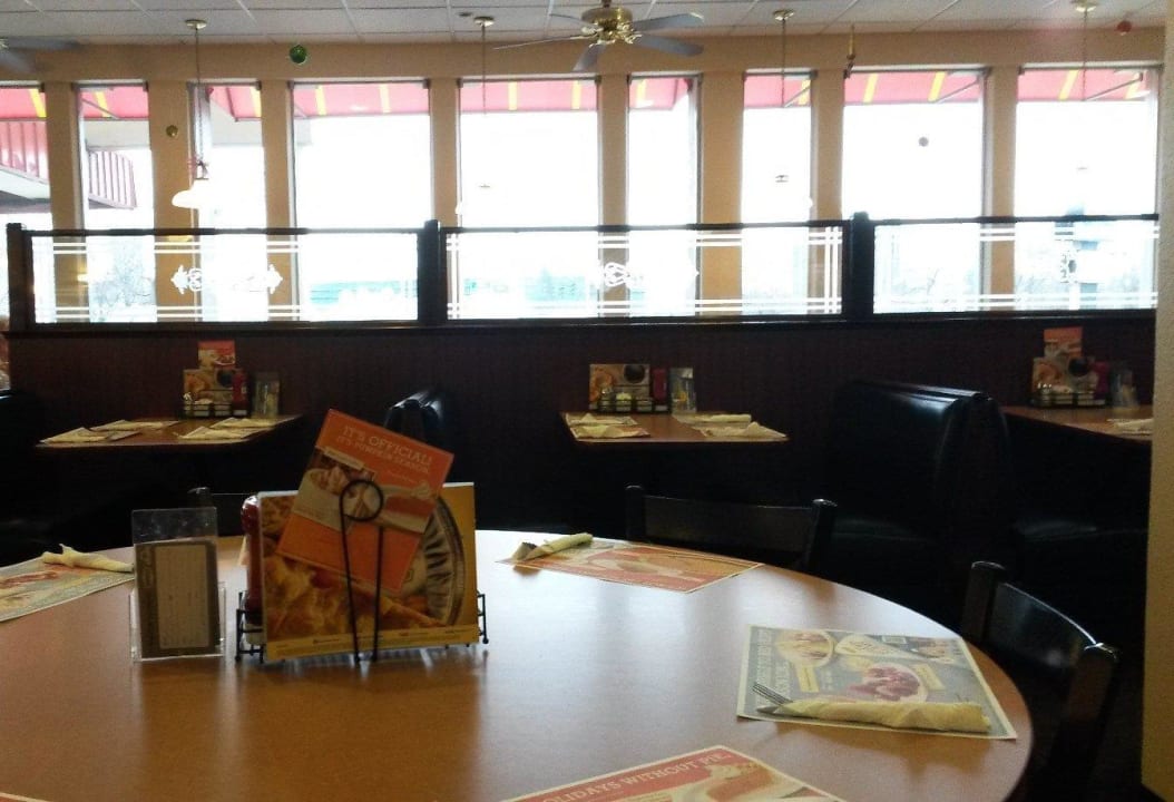 Restaurant Dennys Wyndham Garden at Niagara Falls