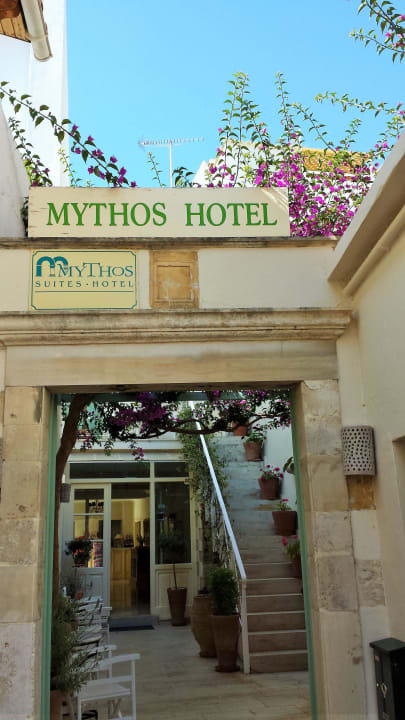 Hoteleingang Hotel Mythos