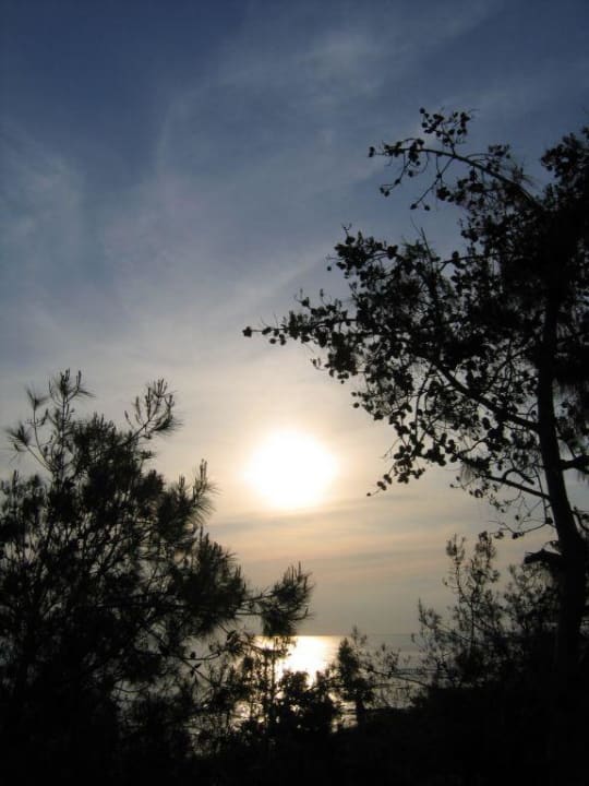 Sonnenuntergang Melas Resort Hotel