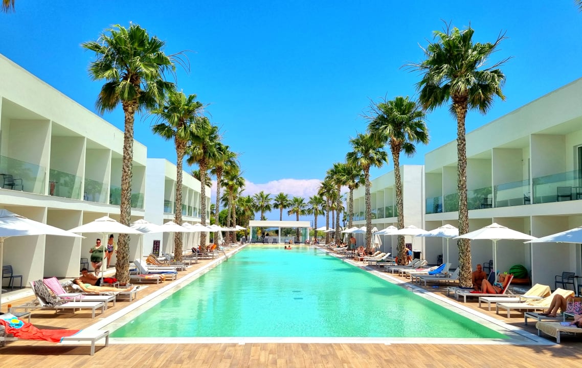 Pool White Dreams Resort & Anex