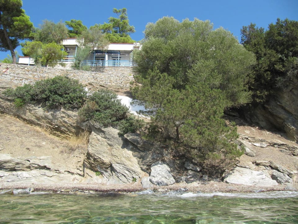 Einsame Bucht vor der Anlage Hotel Venus Beach