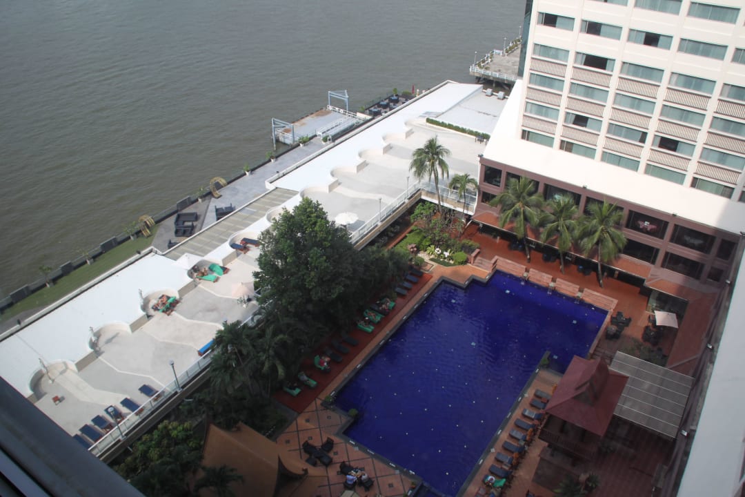 Blick aus dem 12. Stock Ramada Plaza by Wyndham Bangkok Menam Riverside