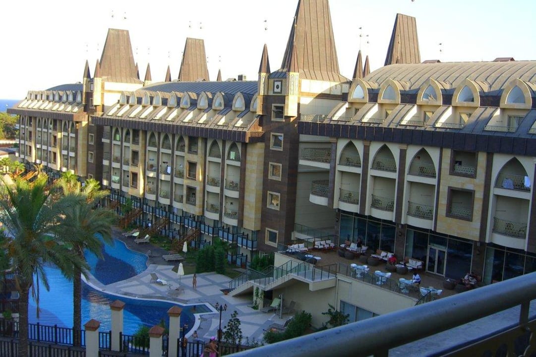 Blick aus dem Zimmer aufs Hotel Crystal Prestige Elite