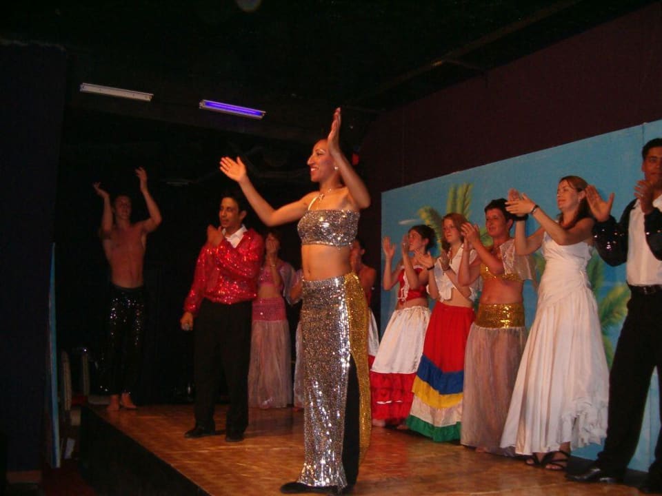 Anna, die Tanzkönigin Zita Beach Resort