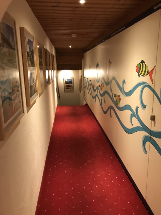 Da geht‘s in den Erholungsbereich... Sunstar Hotel Klosters