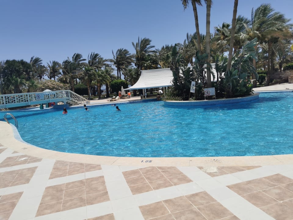 Pool Brayka Bay Resort