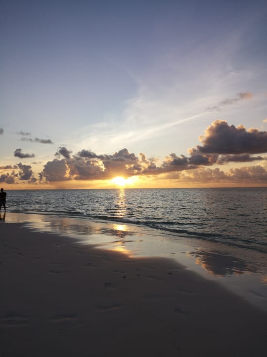Strand Kuredu Island Resort & Spa