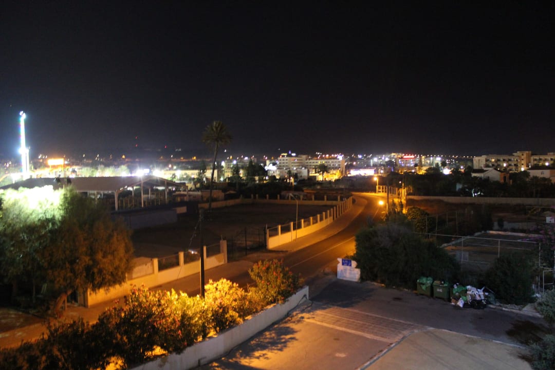 Widok na miasto Piere Anne Beach Hotel