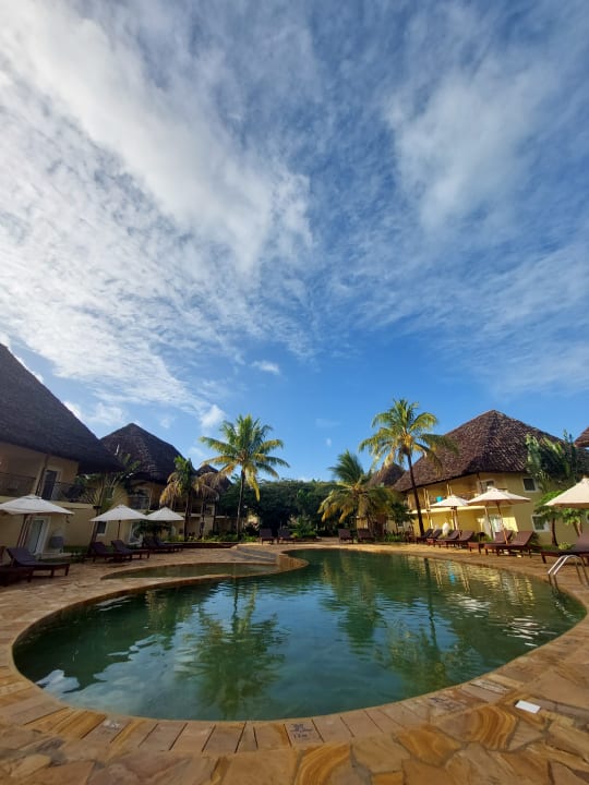 Pool TUI Blue Bahari Zanzibar