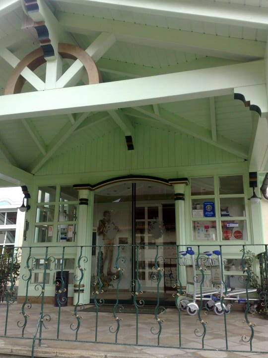 Hoteleingang Hotel Linderhof