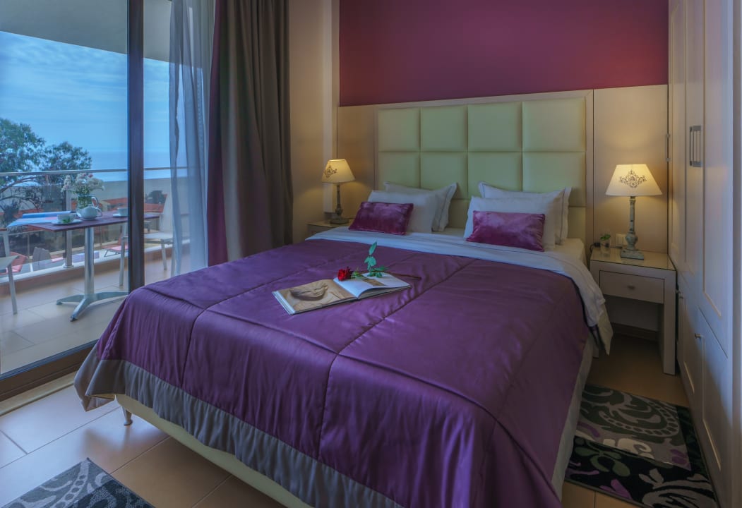Zimmer Rahoni Cronwell Hotel by Diomedes Group