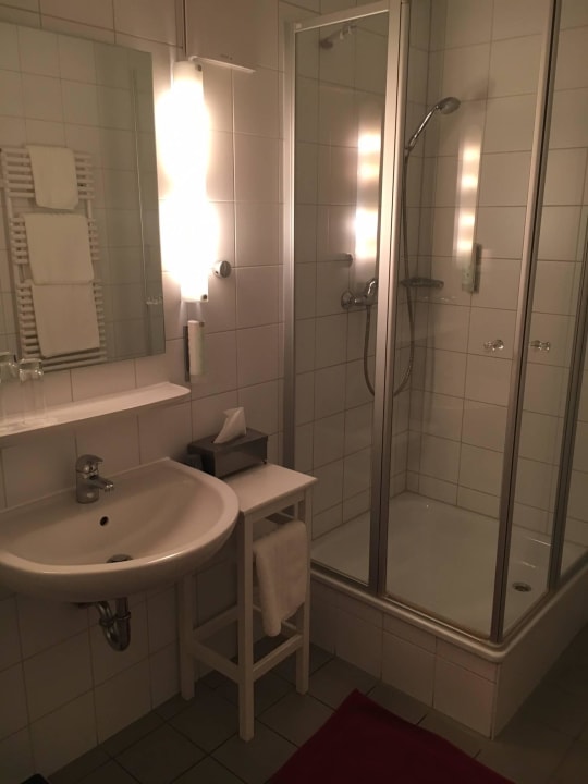 Ziemlich großes BAdezimmer Gasthof Der Millipp