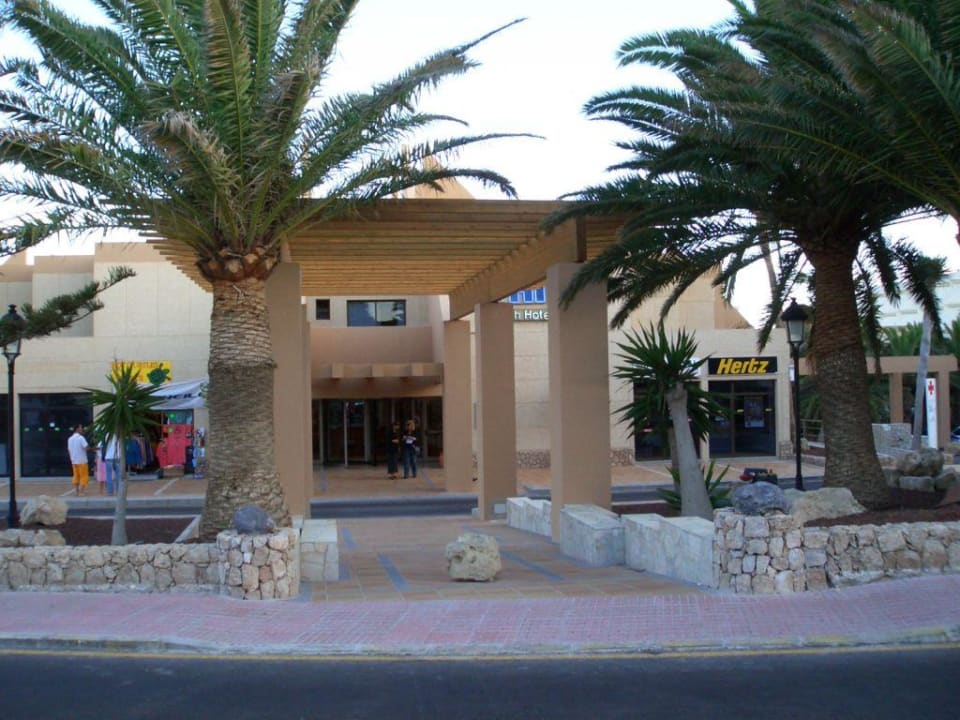 Eingang SBH Hotel Taro Beach