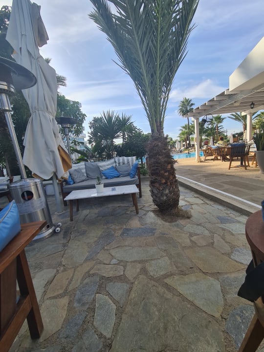 Gastro Crystal Springs Beach Hotel