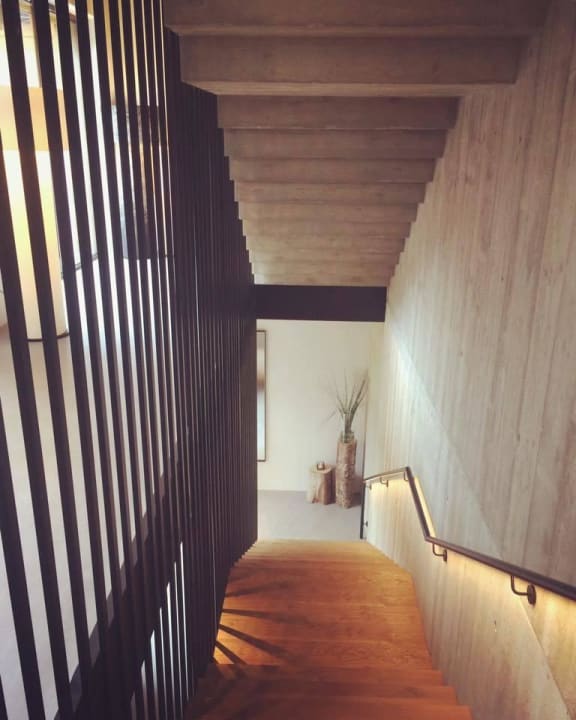 Die Treppe zum Wellnessglück Naturhotel Forsthofgut