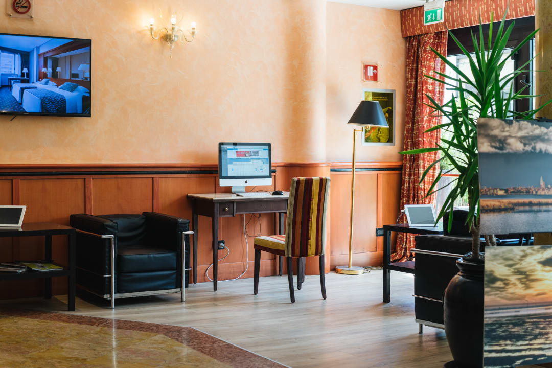 Lobby Best Western Hotel Tritone