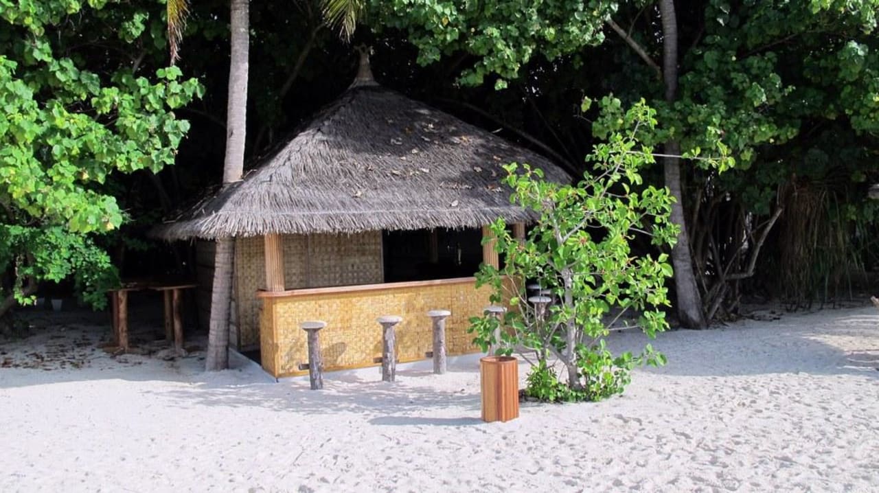 Kleine Beach Bar NH Collection Maldives Reethi Resort