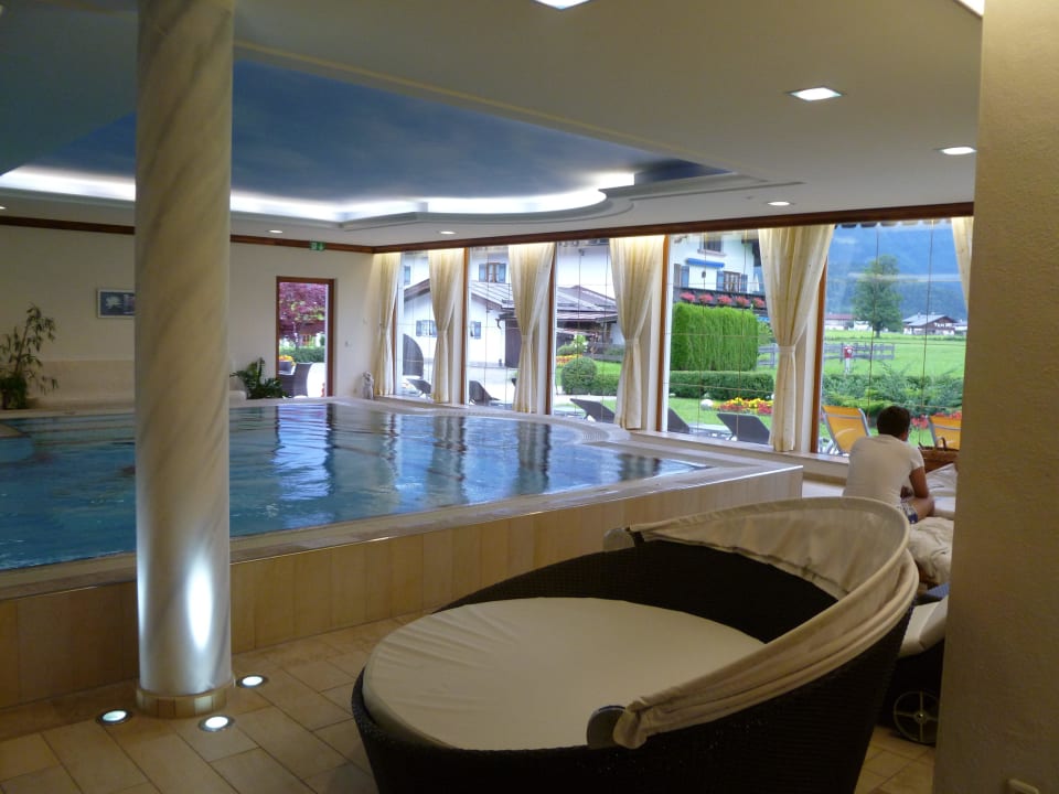 Innenpool Wellnesshotel Zechmeisterlehen