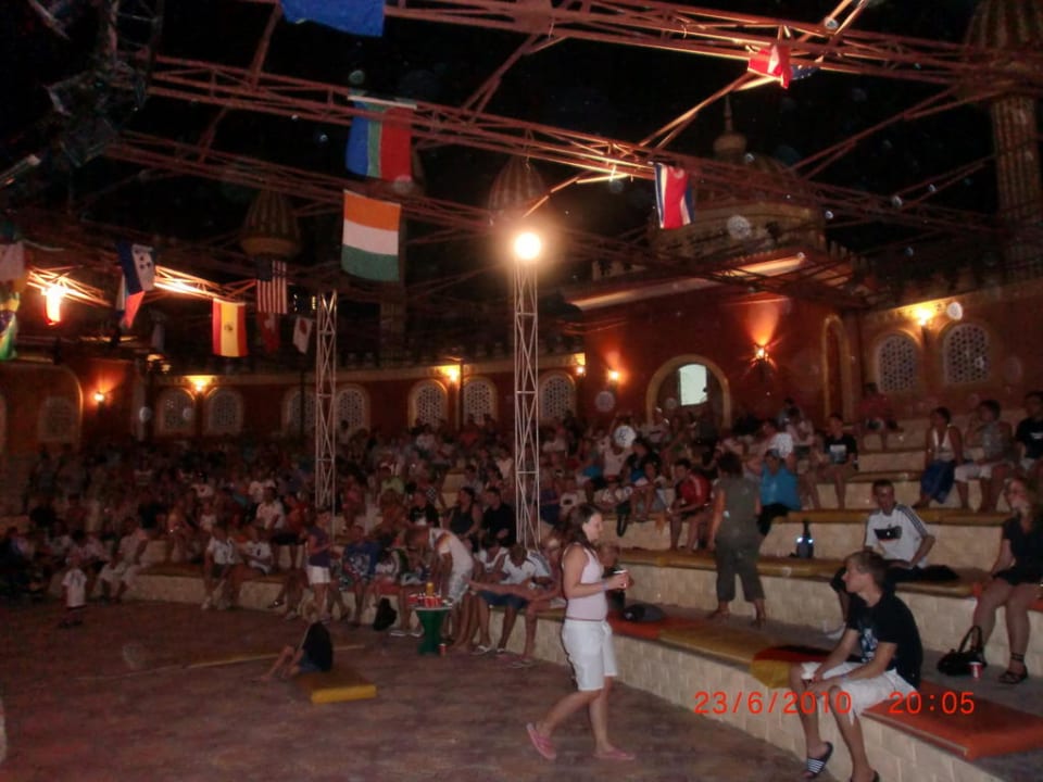Im Theater WM Spiel angeguckt Pickalbatros Alf Leila Wa Leila Resort - Neverland Hurghada