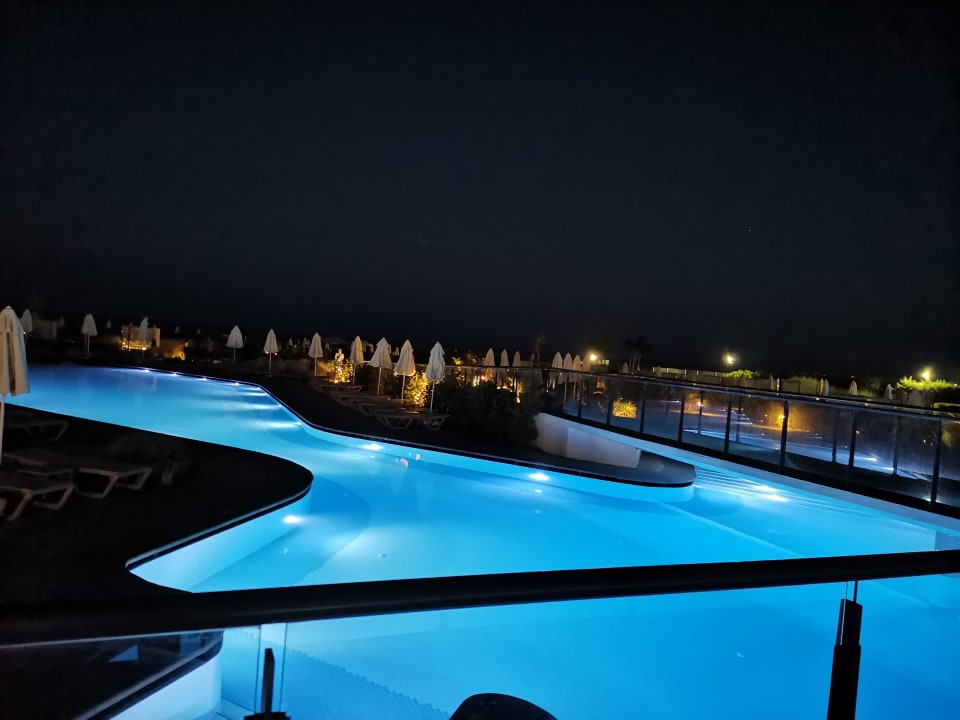 Pool Wave Resort