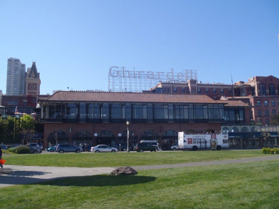 Von der Bay her betrachtet Apartments The Fairmont Heritage Place Ghirardelli Square