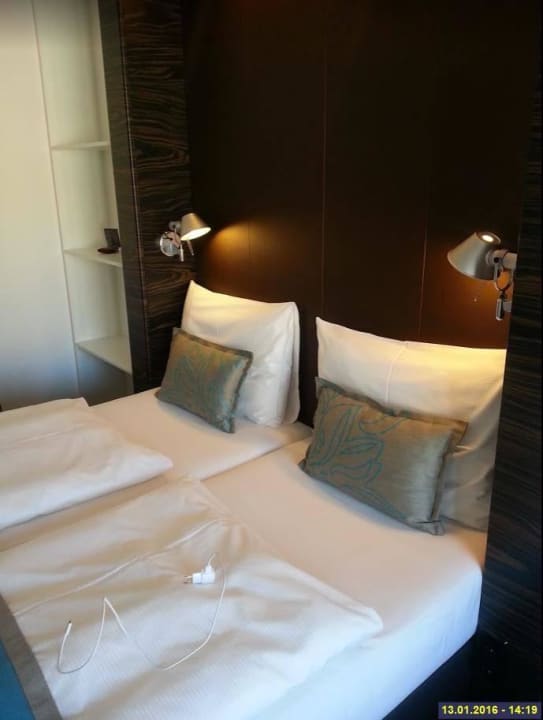 Doppelbett, Matratzen etwas weich Motel One Wien-Prater