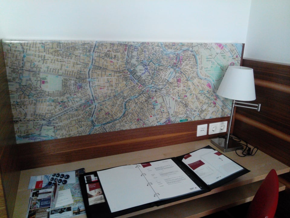 Schreibtisch Four Points Flex by Sheraton Vienna Hauptbahnhof