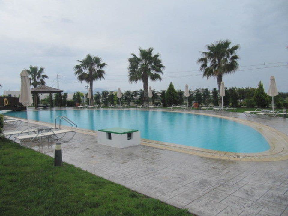 Basen Hotel Lakitira Suites
