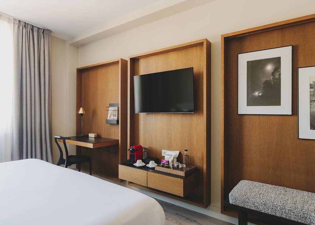 Zimmer Gallery  Hotel