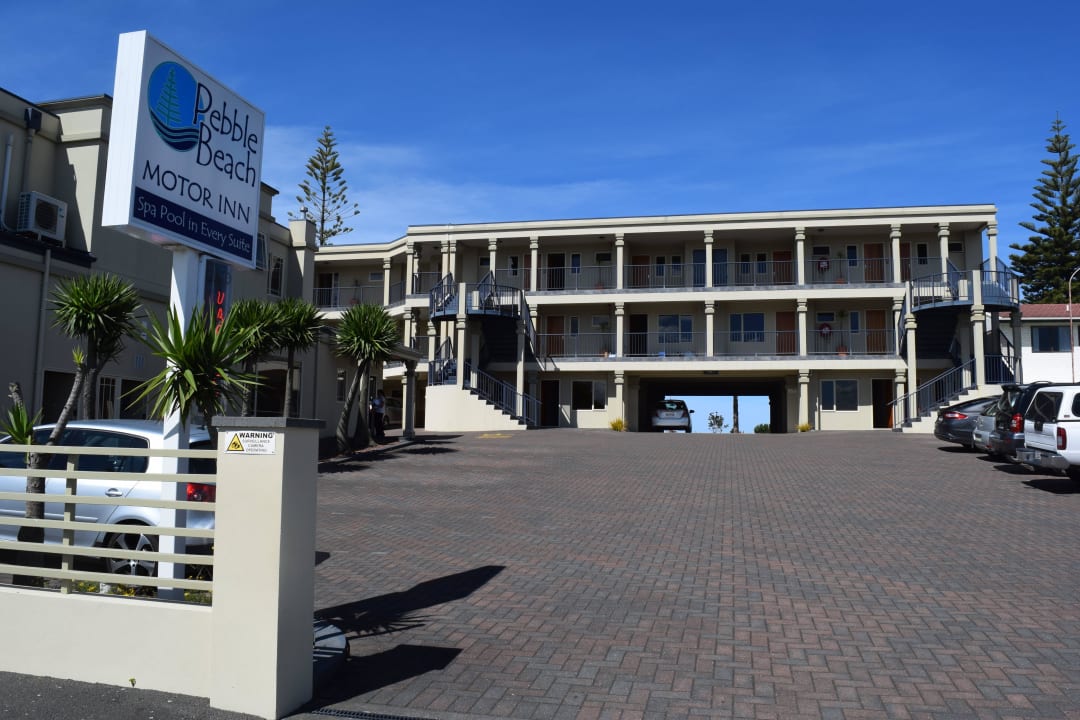 Einfahrt Motel Pebble Beach Motor Inn