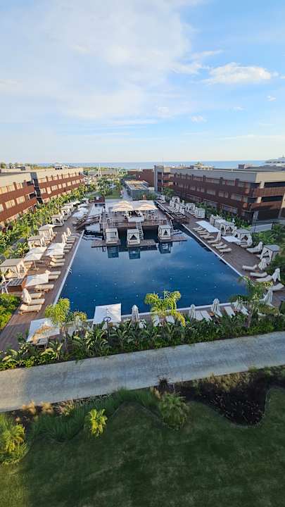 Pool Jacaranda Luxury Resort