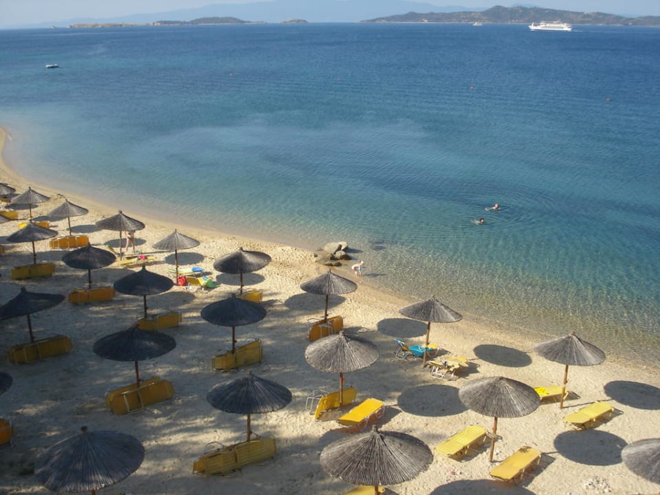 Strand vom Hotel Akrathos Beach Hotel