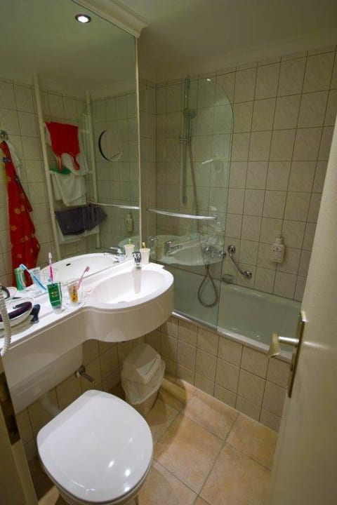 Badezimmer ca. 2 qm Cliff Hotel Rügen