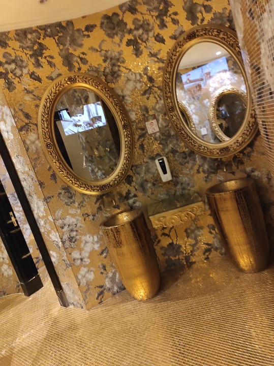 Sonstiges Azura Deluxe Resort & Spa Hotel