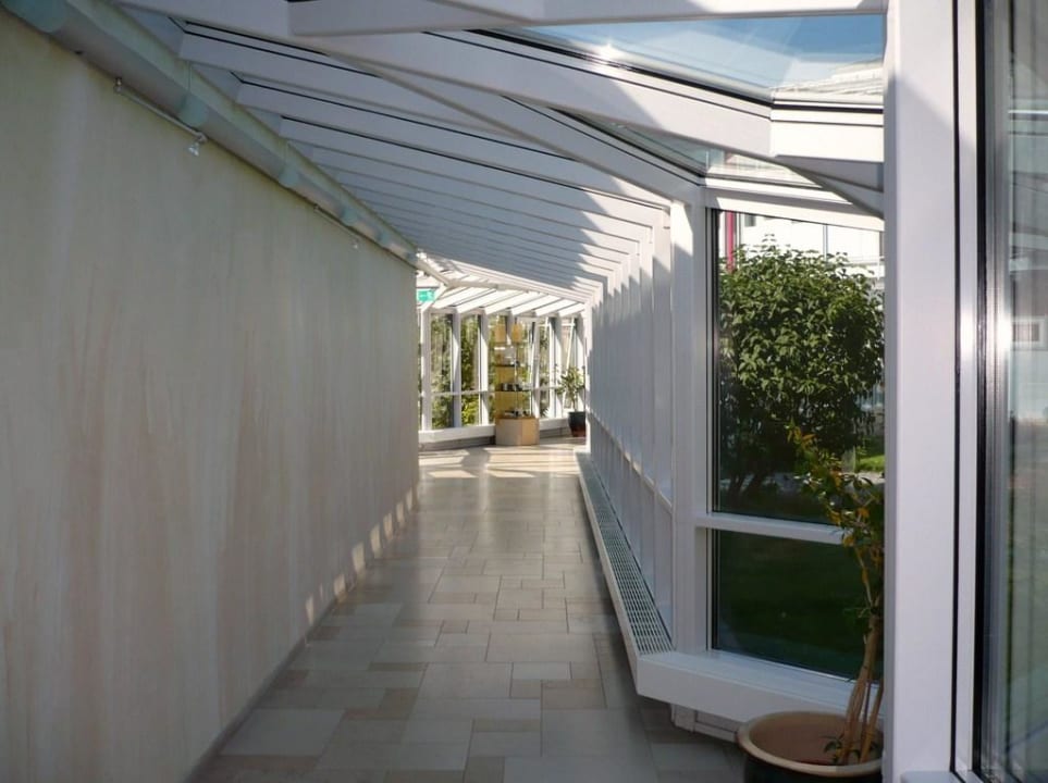 Durchgang zum Pavilon B Hotel Residence Starnberger See