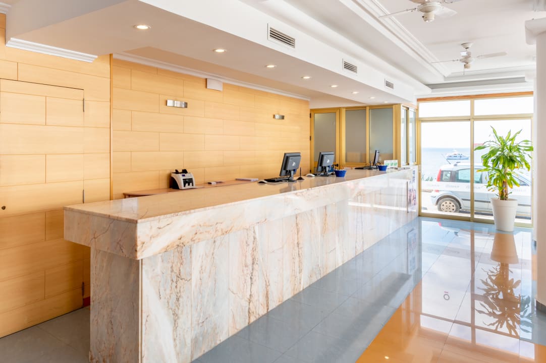 Lobby Apartmentos Vibra Tropical Garden